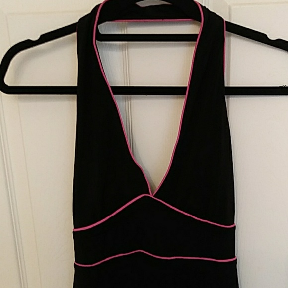 Forever 21 Classic Halter Top with Piping - Picture 2 of 4